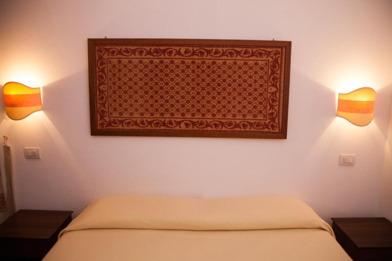 Affitta Camere Casa Delle Rose Villanova Monteleone Kültér fotó
