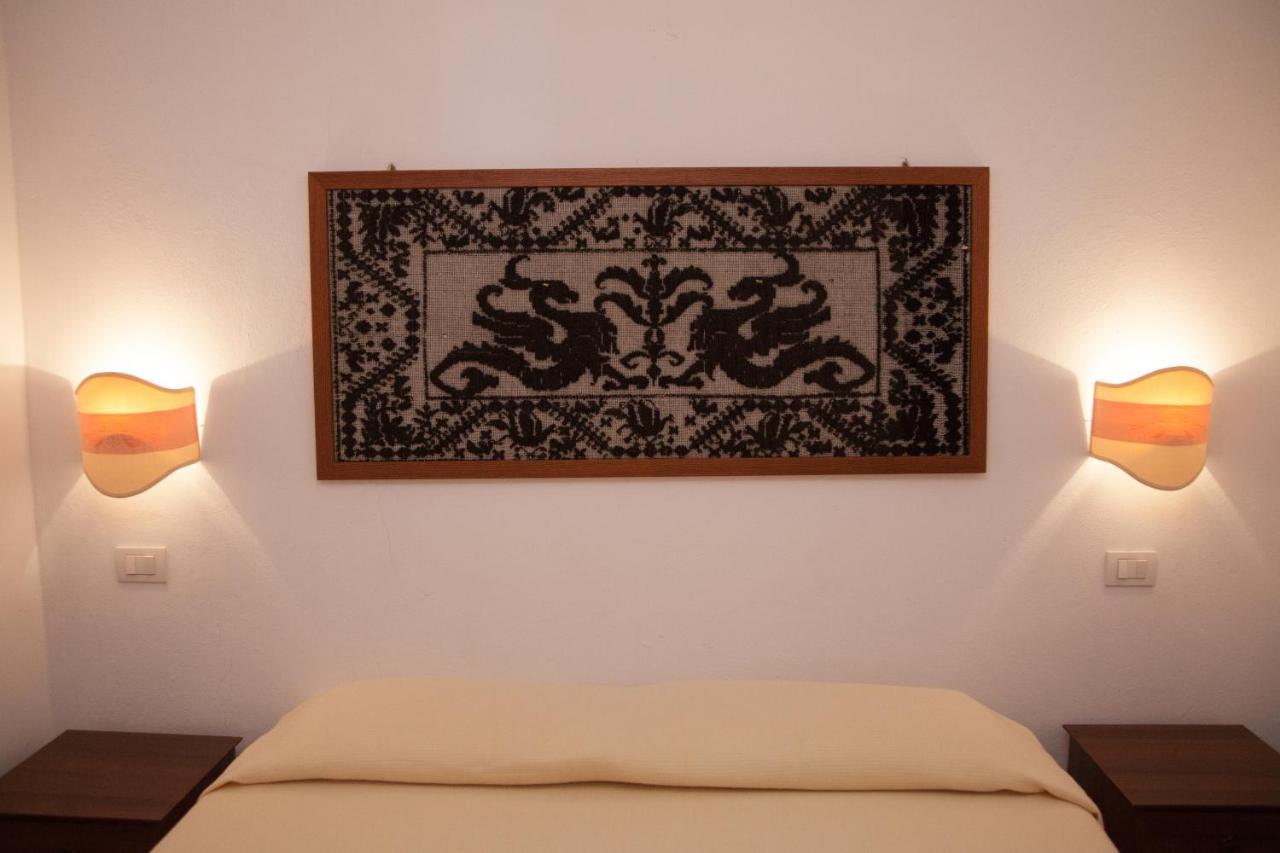 Affitta Camere Casa Delle Rose Villanova Monteleone Kültér fotó