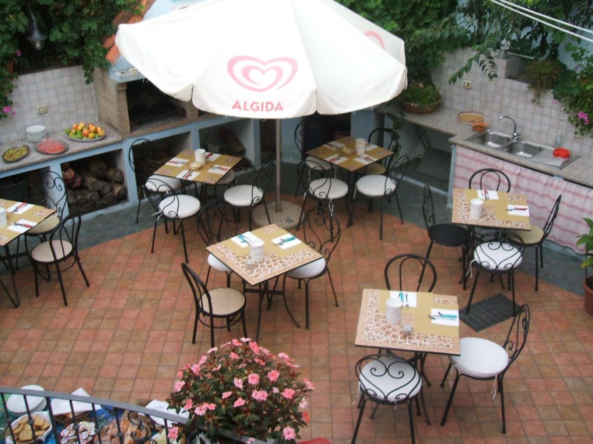 Affitta Camere Casa Delle Rose Villanova Monteleone Kültér fotó